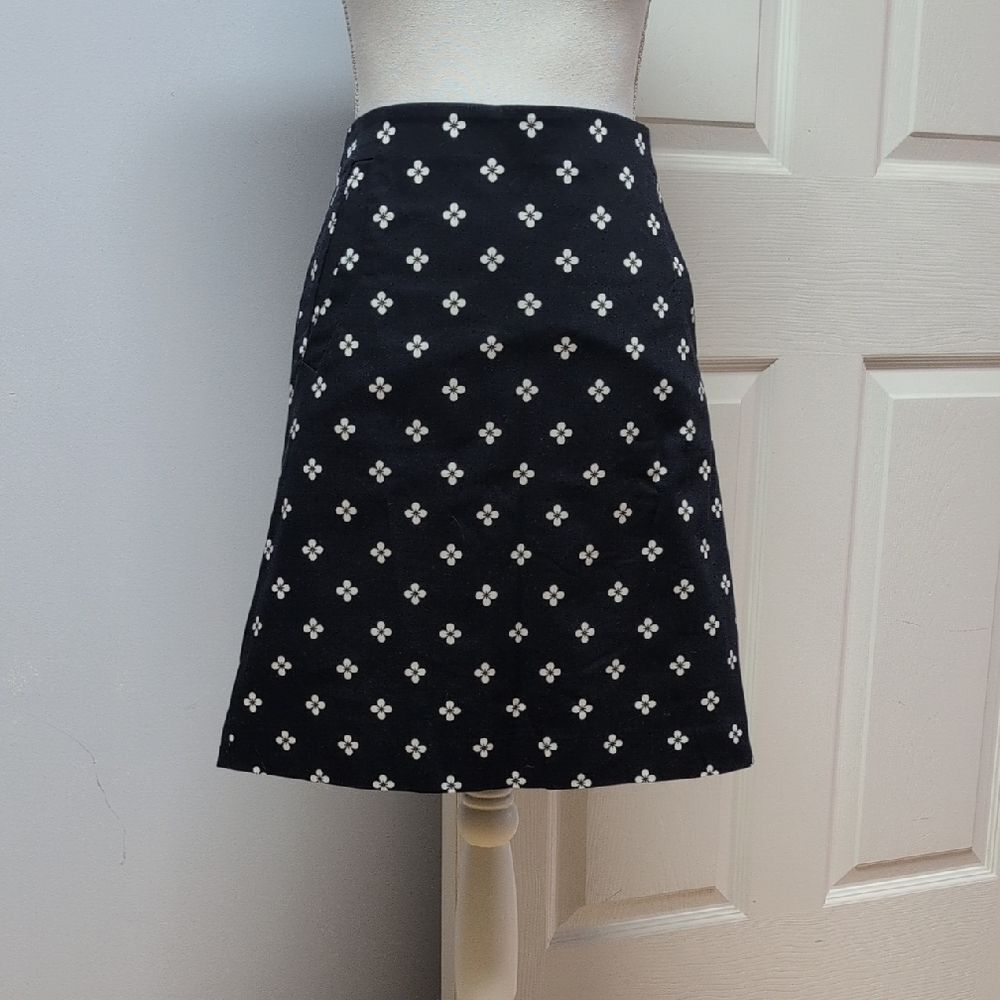 Ann Taylor Factory Blue and White Patterned Skirt Size 2